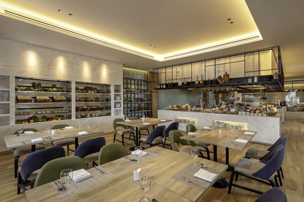 Courtyard By Marriott Phuket Town 호텔 외부 사진