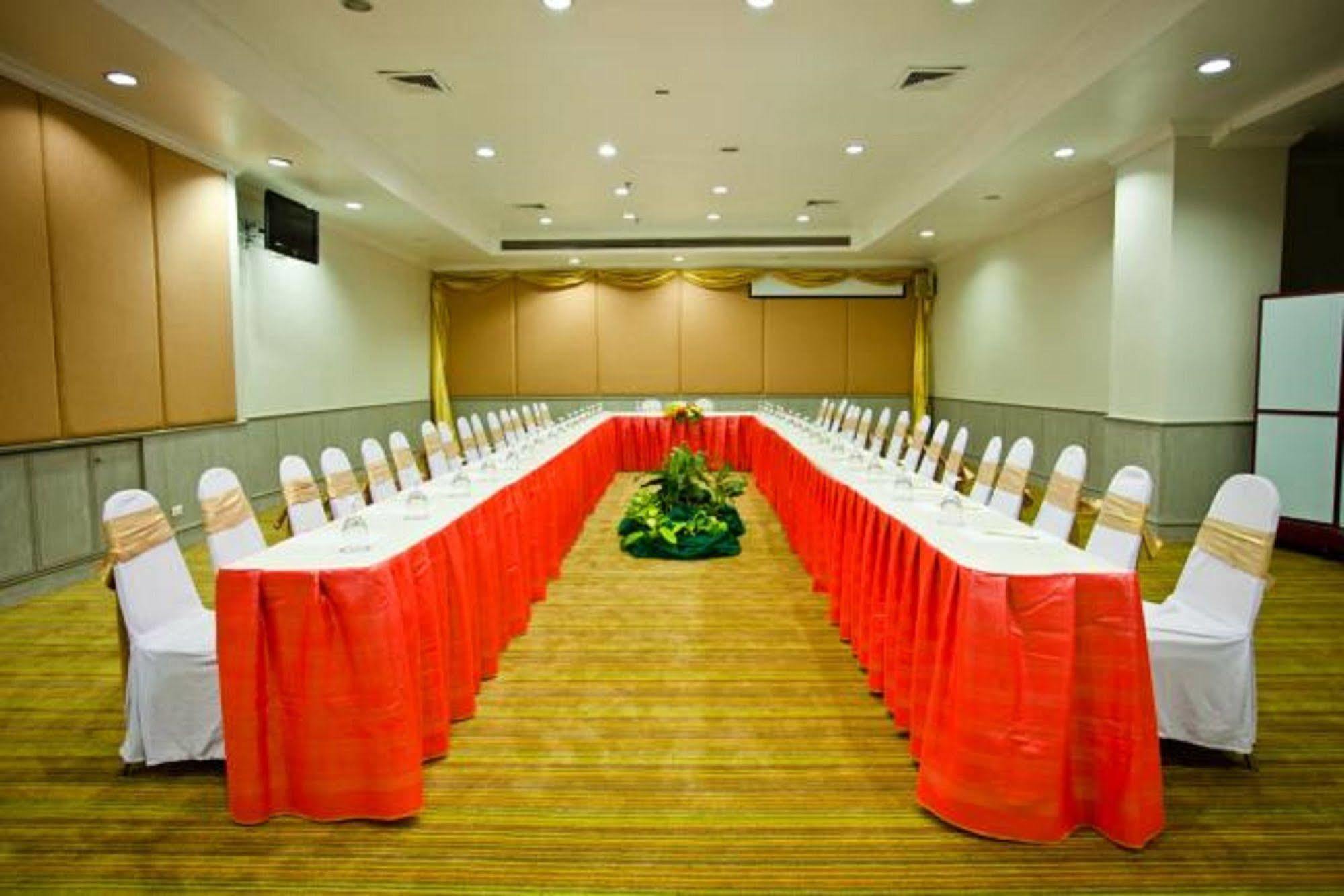 Courtyard By Marriott Phuket Town 호텔 외부 사진